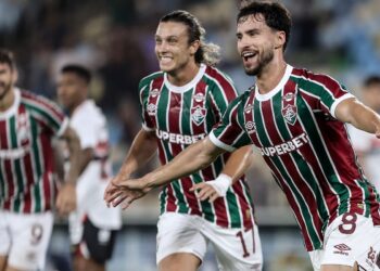 Fluminense goleia São Paulo e confirma presença na Copa Libertadores