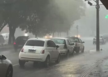 Chuvas e ventos fortes voltam a causar estragos em cidades do RS