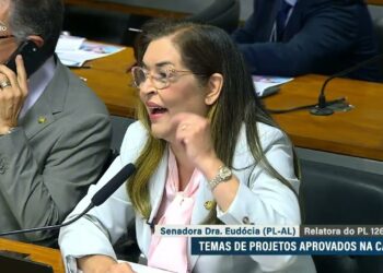 CAS aprova marco regulatório contra o câncer — Senado Notícias