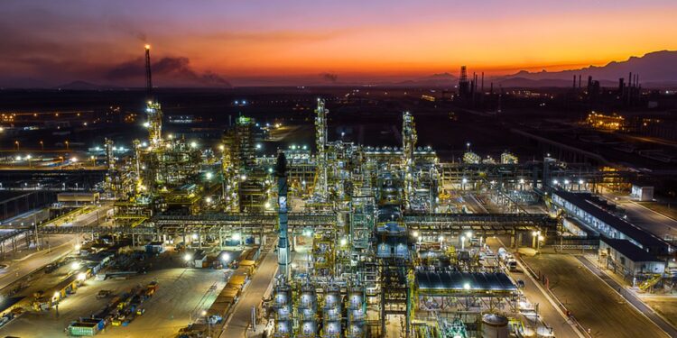 Justiça suspende novos licenciamentos no antigo Comperj