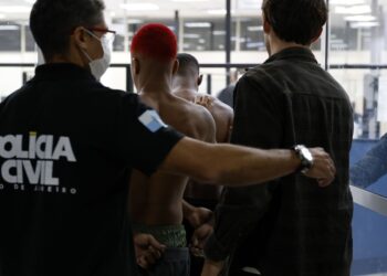 Policiais civis do RJ cobram adicional de 100% sobre pensão por morte