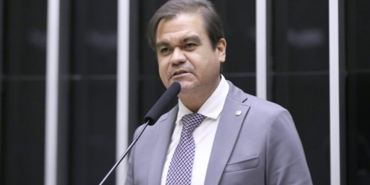 Comissão aprova projeto que prevê multa para veículo estacionado em acesso para pessoa com deficiência – Notícias