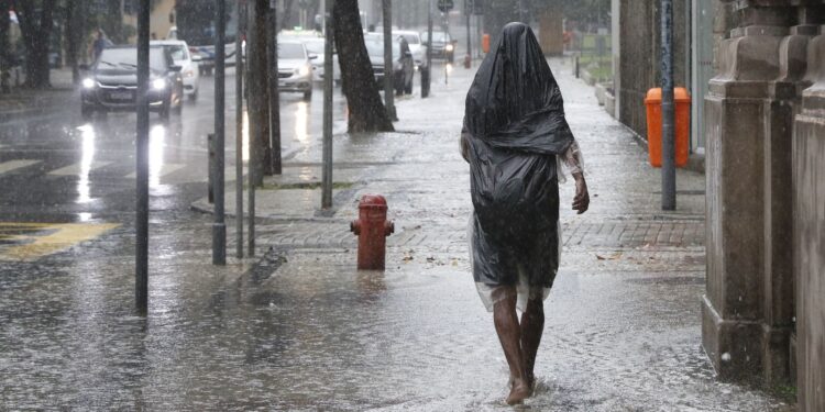 Defesa Civil alerta população para tempestade no Sul e Centro-Oeste