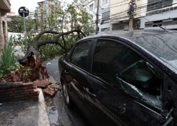 Semana começa com possibilidade de chuvas fortes no Sul e Sudeste