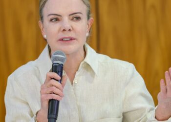 Gleisi divulga apoio a presidenta do México, alvo de assédio