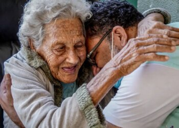 Redação do Enem 2025 aborda as perspectivas para o envelhecimento