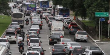 Feriado deve movimentar mais de 3 milhões de veículos em São Paulo