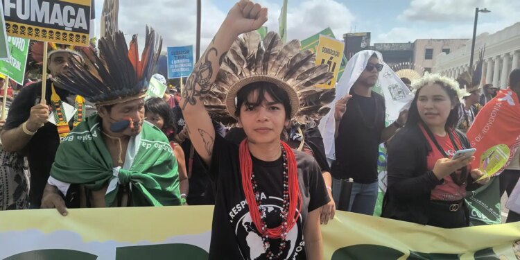 Txai Suruí: “nossa voz precisa ecoar nos espaços de decisão da COP30”