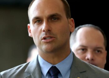 STF marca julgamento de denúncia contra Eduardo Bolsonaro por coação