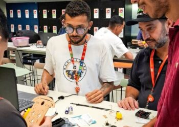 Projeto usa robótica para reintegrar jovens privados de liberdade