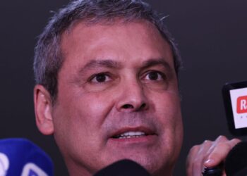 Líder do PT considera escandalosa decisão de votar PL da dosimetria