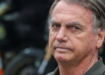 Bolsonaro passou por nova cirurgia para tratar soluço, diz Michelle