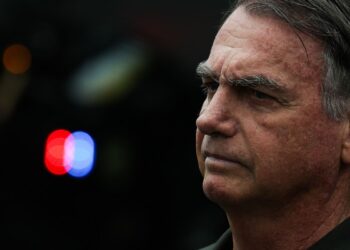 Justiça suspende benefícios vitalícios durante prisão de Bolsonaro