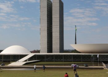 Quatro bancadas da Câmara acionam STF contra PL da Dosimetria