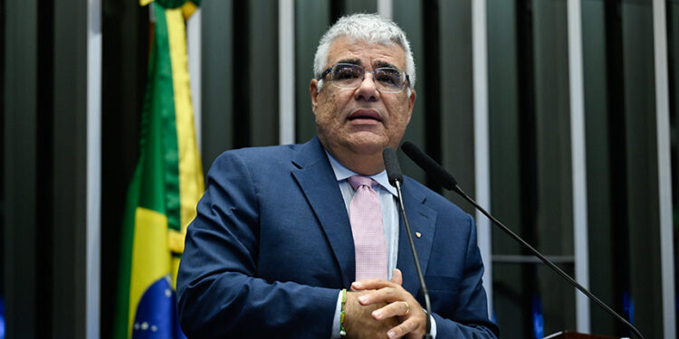 Girão cobra de Messias mudança de parecer para provar que é contra aborto — Senado Notícias
