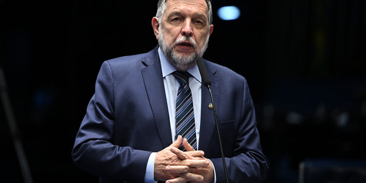 Arns anuncia retirada de projeto que susta decreto sobre educação especial — Senado Notícias