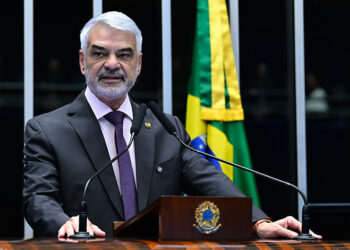 Humberto critica articulação política para reduzir penas de golpistas — Senado Notícias