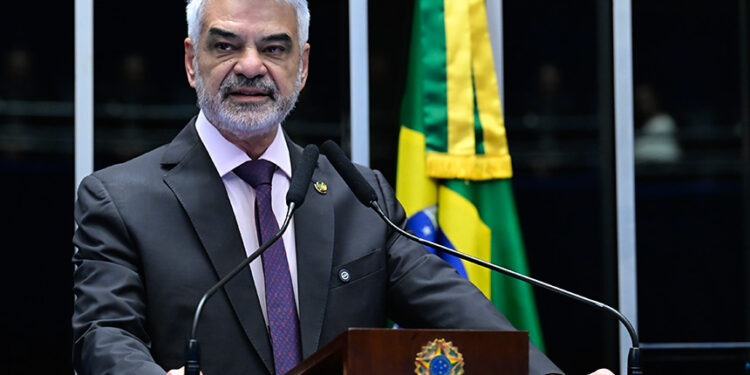 Humberto critica articulação política para reduzir penas de golpistas — Senado Notícias