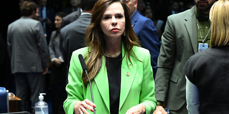 PEC da polícia científica conclui primeiro turno de discussão no Senado — Senado Notícias