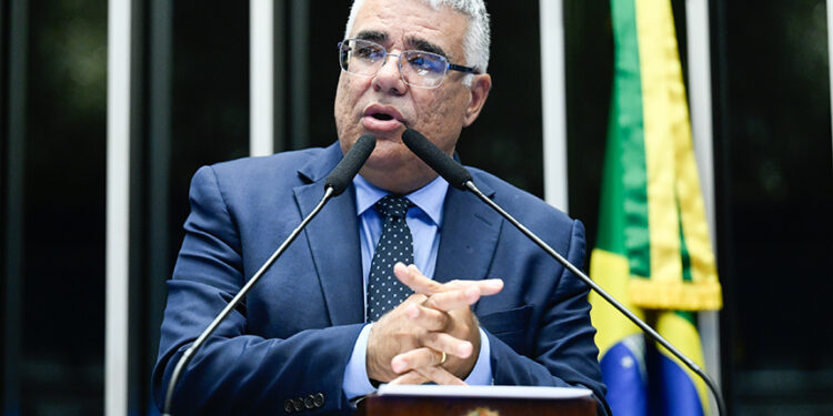 Girão diz que deputado Van Hattem sofre perseguição política por criticar poderosos — Senado Notícias