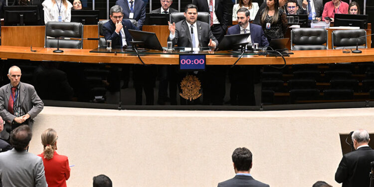 Congresso aprova Orçamento de R$ 6,5 trilhões e R$ 61 bilhões em emendas — Senado Notícias