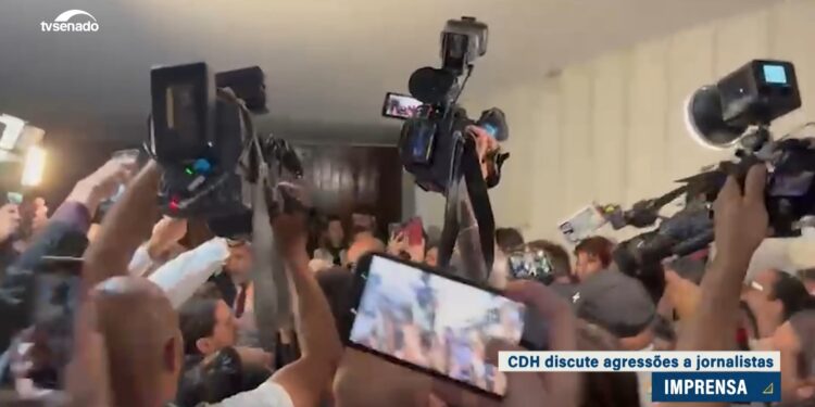 Violência contra jornalistas é criticada em debate na CDH — Senado Notícias