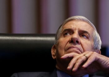 Moraes concede prisão domiciliar humanitária a Augusto Heleno