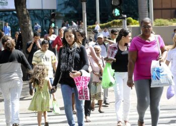 Quase 50% das mulheres brasileiras denunciam desrespeito