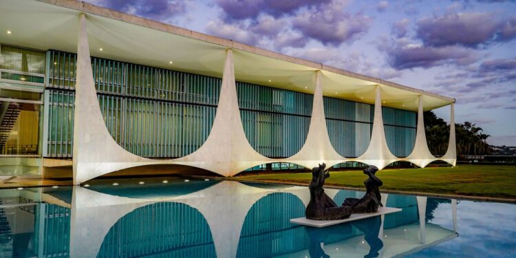 PF acha documentos no Alvorada e pede para interrogar Bolsonaro| Agência Brasil