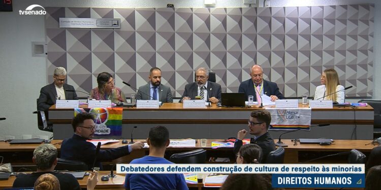 Debatedores pedem respeito a direitos humanos e das pessoas LGBTQIA+ — Senado Notícias