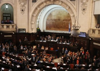 Alerj deve decidir sobre prisão de Bacellar nos próximos dias