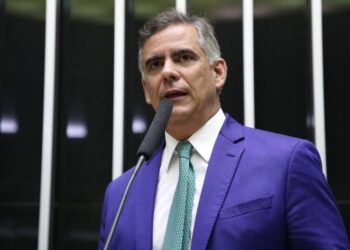 Comissão de Constituição e Justiça aprova piso salarial nacional de R$ 3 mil para garis – Notícias