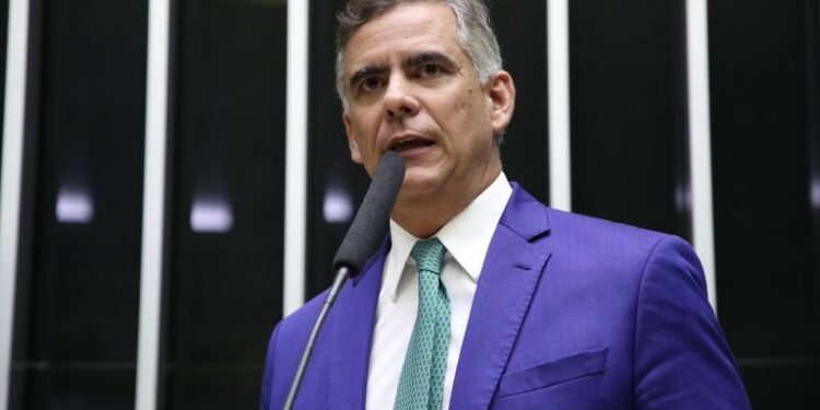 Comissão de Constituição e Justiça aprova piso salarial nacional de R$ 3 mil para garis – Notícias