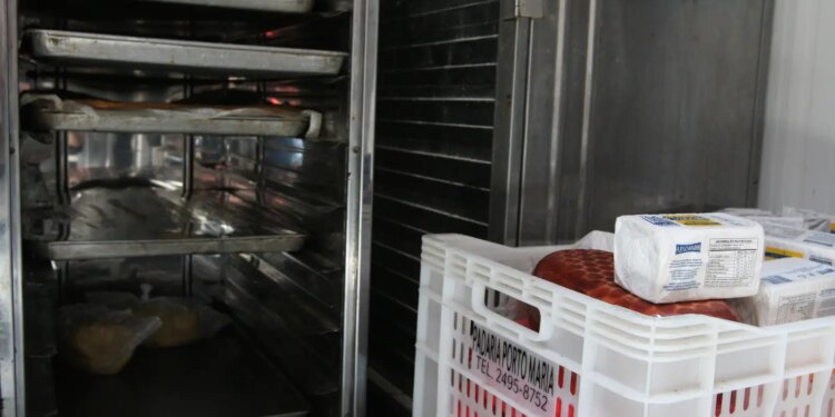 Bares, hotéis e restaurantes sofrem graves perdas com apagão em SP