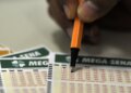 Mega-Sena acumula novamente e prêmio principal vai para R$ 44 milhões