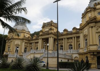 Rio sanciona lei de adesão ao Propag, programa para refinanciar dívida