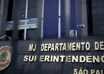 PF faz operação contra ataques cibernéticos a deputados federais