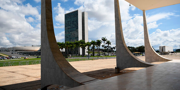 Reajuste do Judiciário é sancionado com veto às parcelas de 2027 e 2028 — Senado Notícias