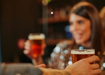 Lei garante criação de estratégia de saúde específica para mulheres alcoolistas — Senado Notícias