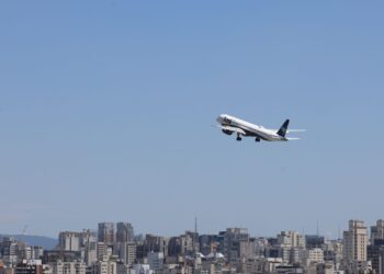 Preço médio das passagens aéreas cai 20% em novembro