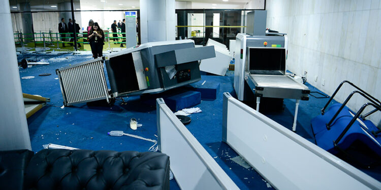 Destruição do 8 de Janeiro gerou gastos e novas medidas de segurança no Senado — Senado Notícias