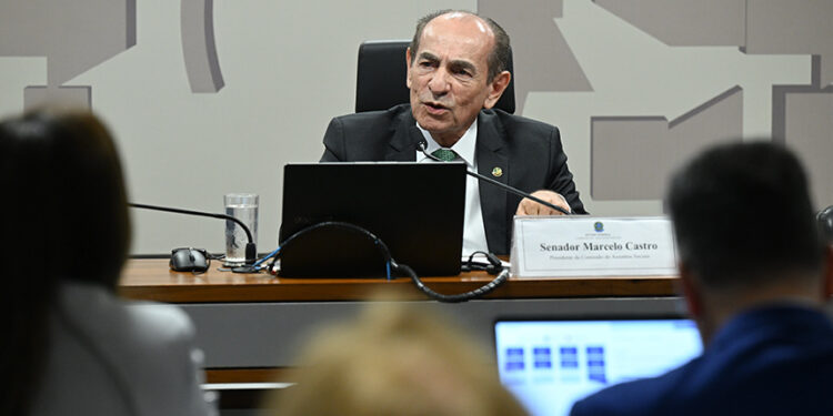 Proteção contra desconto em benefício previdenciário aguarda votação na CAS — Senado Notícias