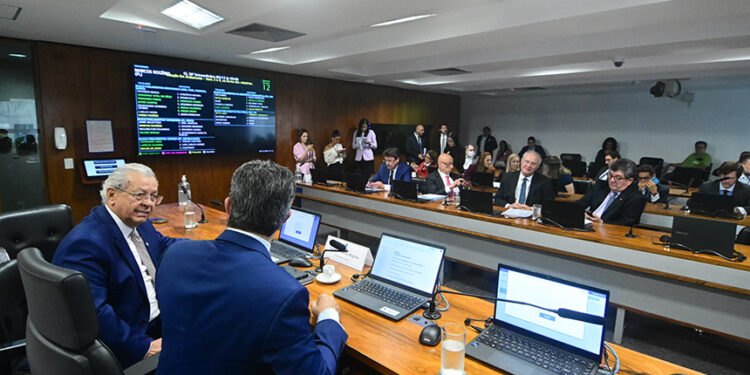 Ponte sobre o Rio Tarauacá recebe o nome de Odilon Vitorino de Siqueira — Senado Notícias