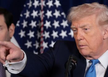 Trump indica diálogo com vice e descarta líder da oposição venezuelana