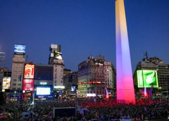 Venezuelanos no exterior reagem a ataque dos EUA e queda de Maduro
