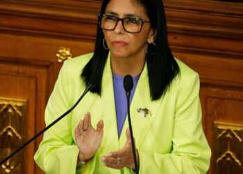 “Basta de ordens de Washington”, diz presidente interina da Venezuela