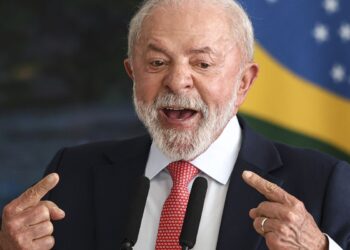 Lei autoriza pagamento retroativo de direitos suspensos na pandemia