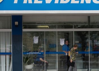 Agências do INSS abrem para atendimento extra neste sábado e domingo
