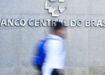 Contas externas têm saldo negativo de US$ 68,8 bilhões em 2025