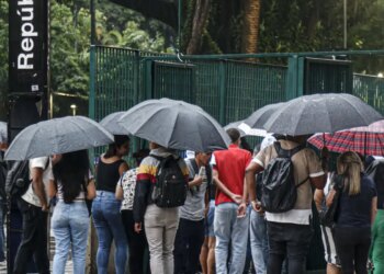 Frente fria e chuvas devem atingir São Paulo no fim de semana